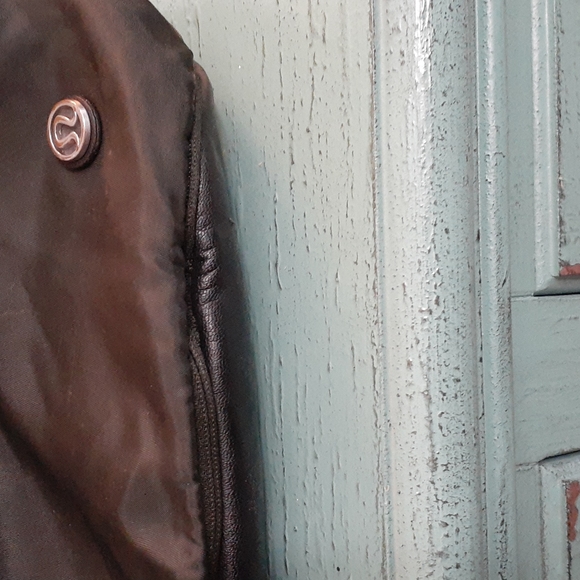 lululemon athletica Bags Retired Lululemon Army Green Travel On Th